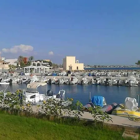 Casa Vacanze Sciaraba بيت للعطل *